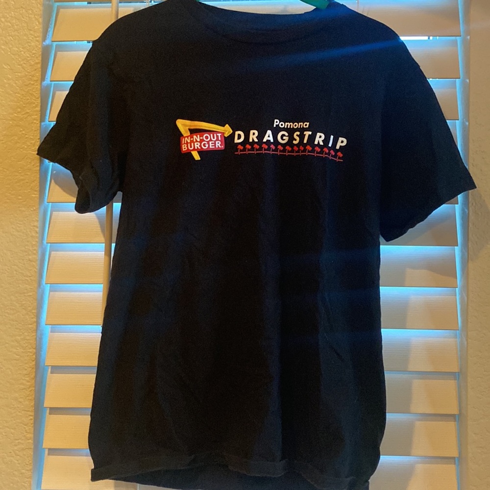 In-N-Out Burger T-shirt bundle - Picture 4 of 10